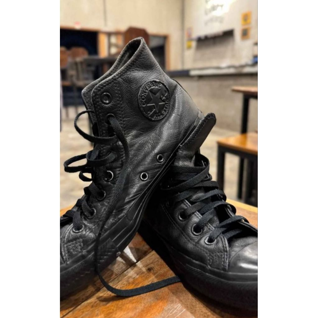 sepatu sneaker branded original_(brand by All Star Converse)