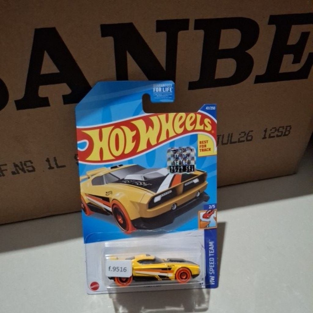 fast fish hotwheels track speed