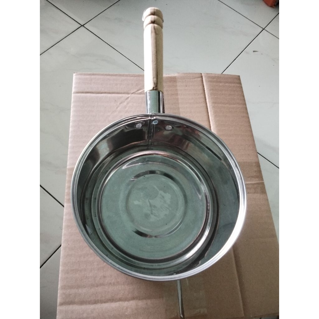 Panci susu stenlis gagang kayu diameter 16cm