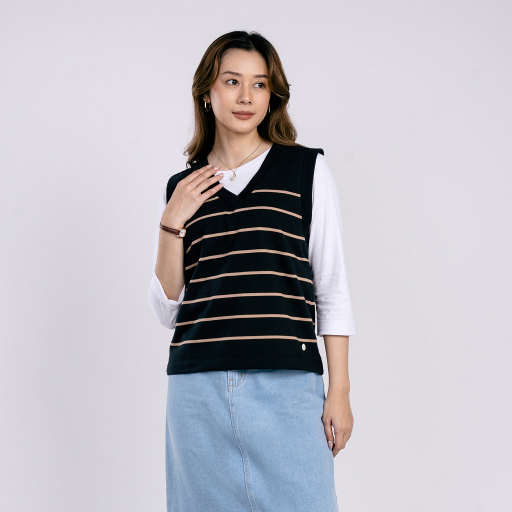 C2 Macrom Black Vest Sleeveless Wanita - Outer Wanita