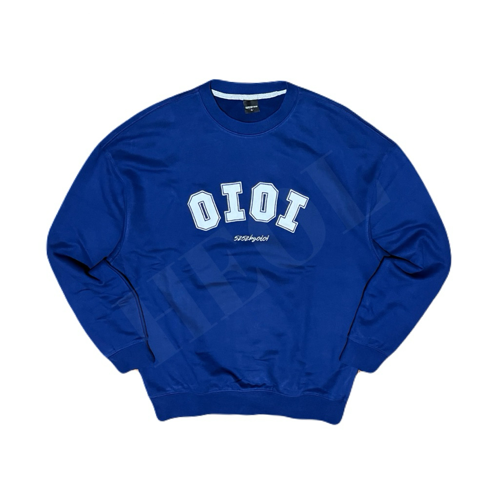 5252 by OiO CREWNECK
