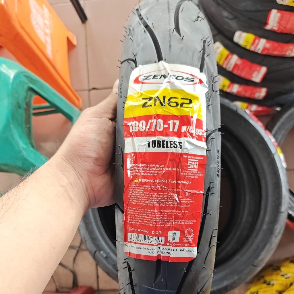 Ban luar zeneos tubeless 100/70-17 zn62
