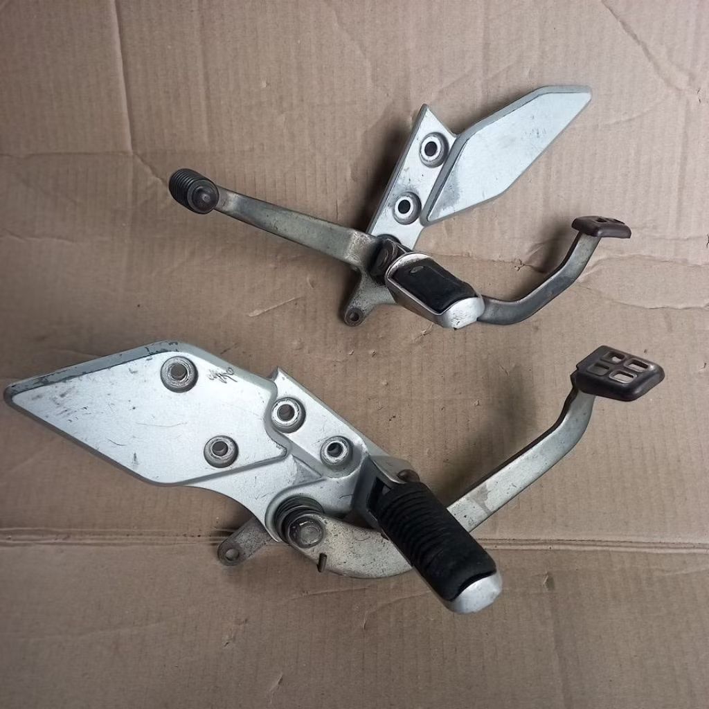 footstep postep depan Vixion new original