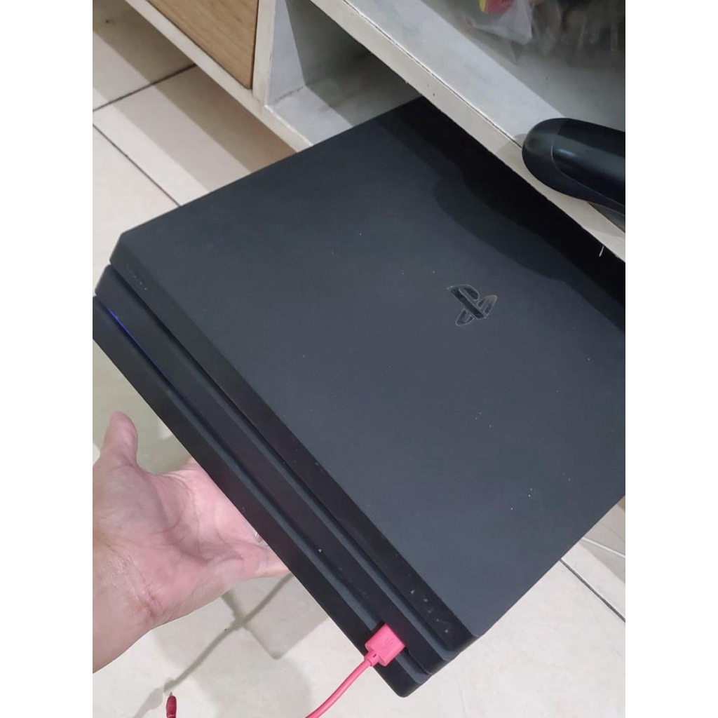PS4 PRO 1 TB