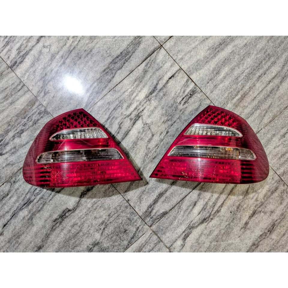 Lampu Mercedes Benz W211 Avantgarde