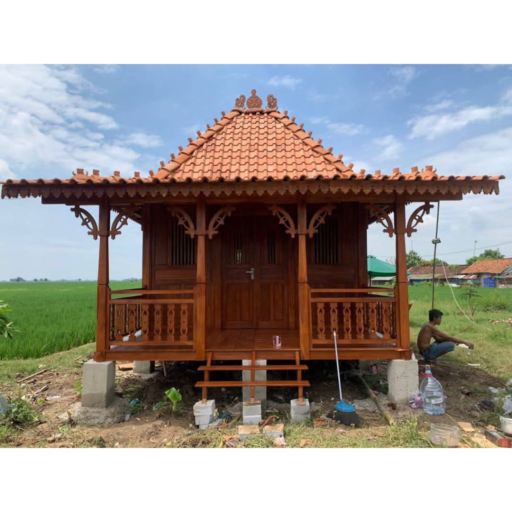 Rumah Geladak Kayu Jati, Rumah panggung Kayu jati