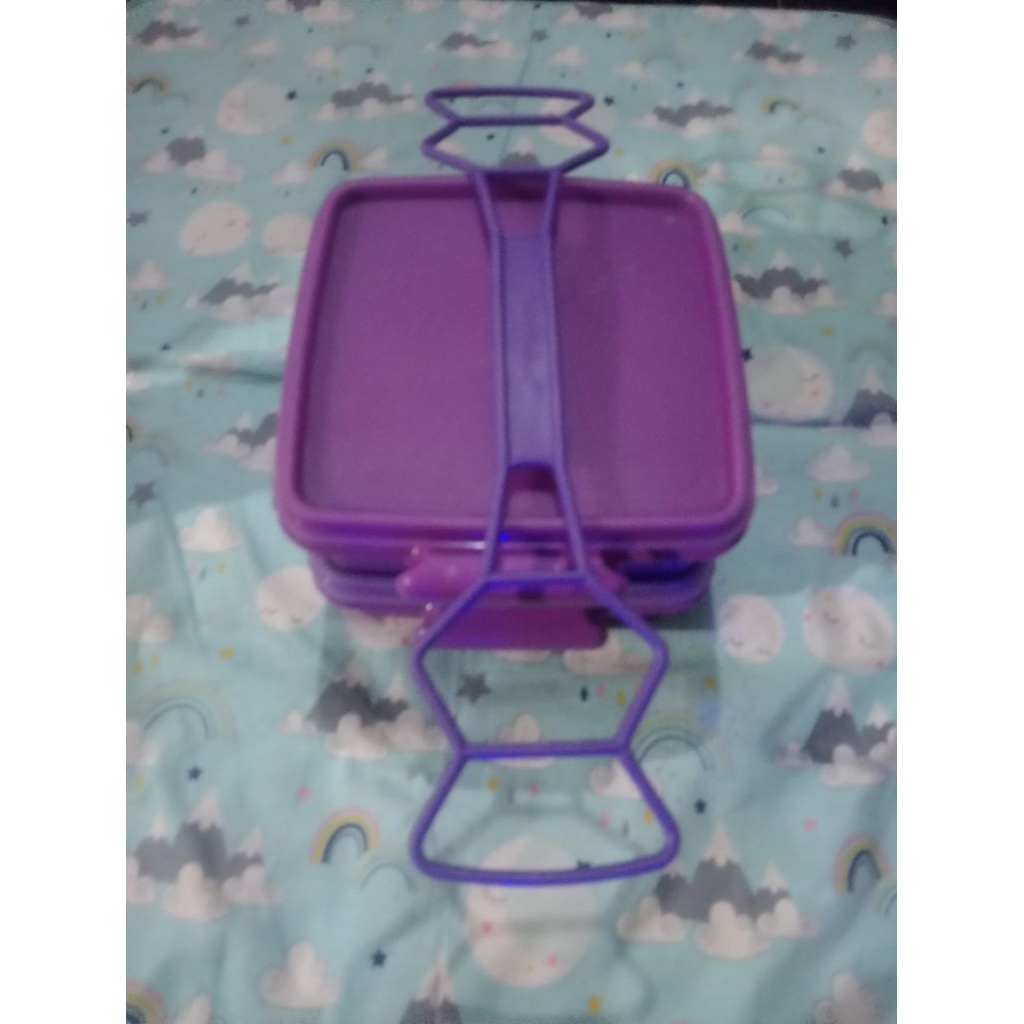 Rantang Tupperware ungu senada second