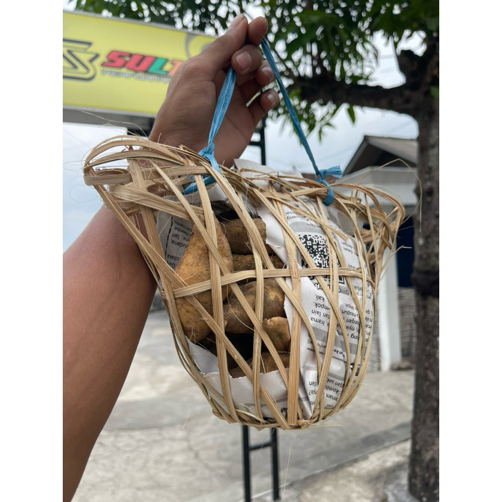 

UBI OVEN MATANG MADU OVEN CILEMBU LUMER 1 KERANJANG 1 KG