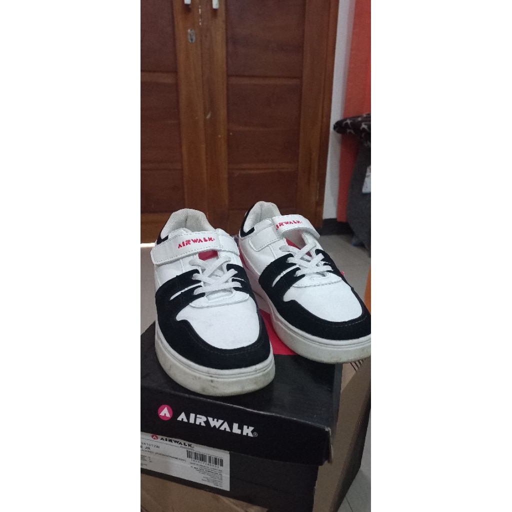 Sepatu Anak Sekolah, Airwalk, Size 35