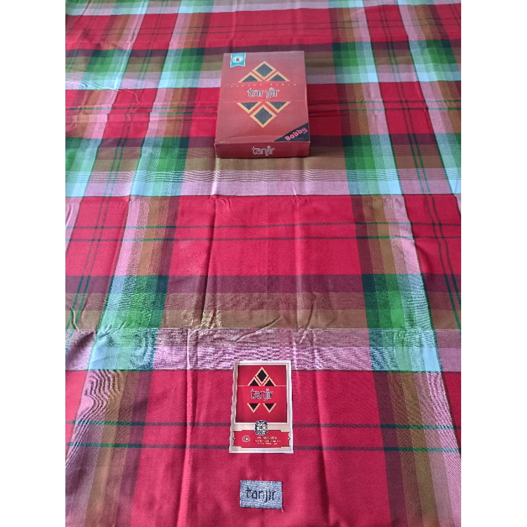 Sarung Gajah Duduk Tanjir