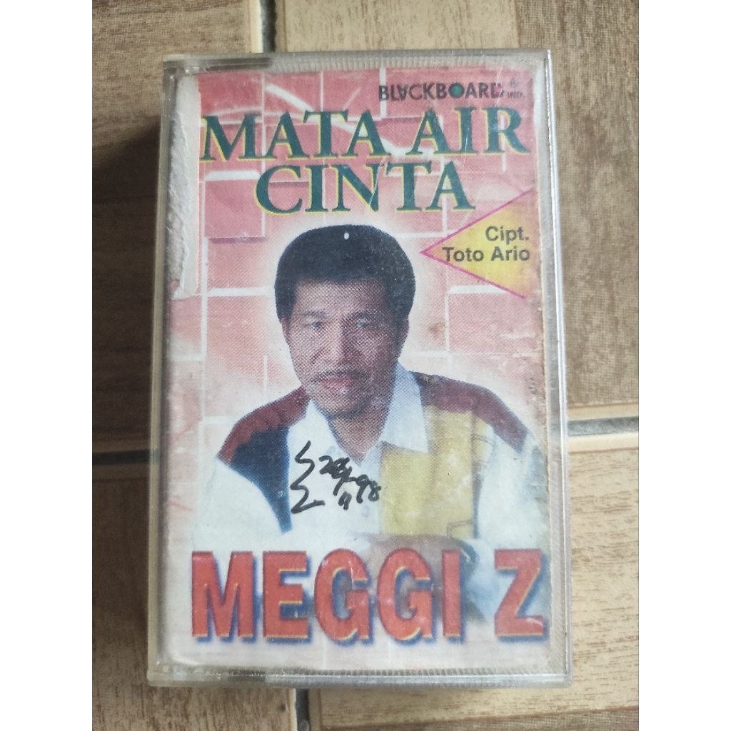 kaset pita MEGGI Z "mata air cinta"
