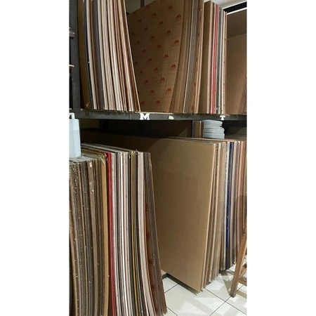 

Akrilik lembaran 2mm hitam ukuran 92x183 cm