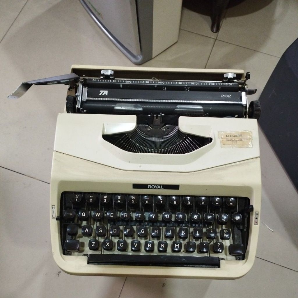 mesin tik mesin ketik royal 202 antik jadul vintage original Made in Japan