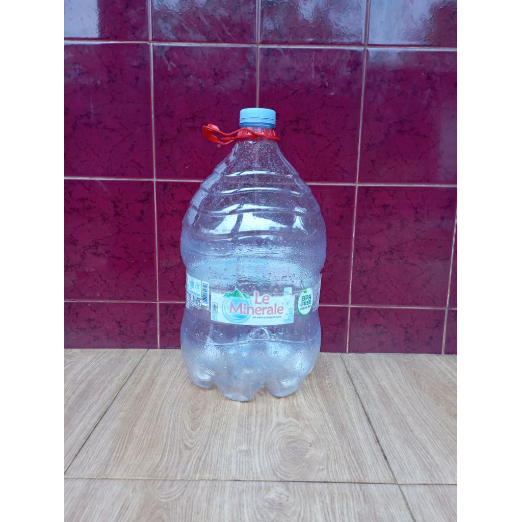 K2RNY Galon Kosong Bekas Le Minerale 15 Liter Komplit Tutup