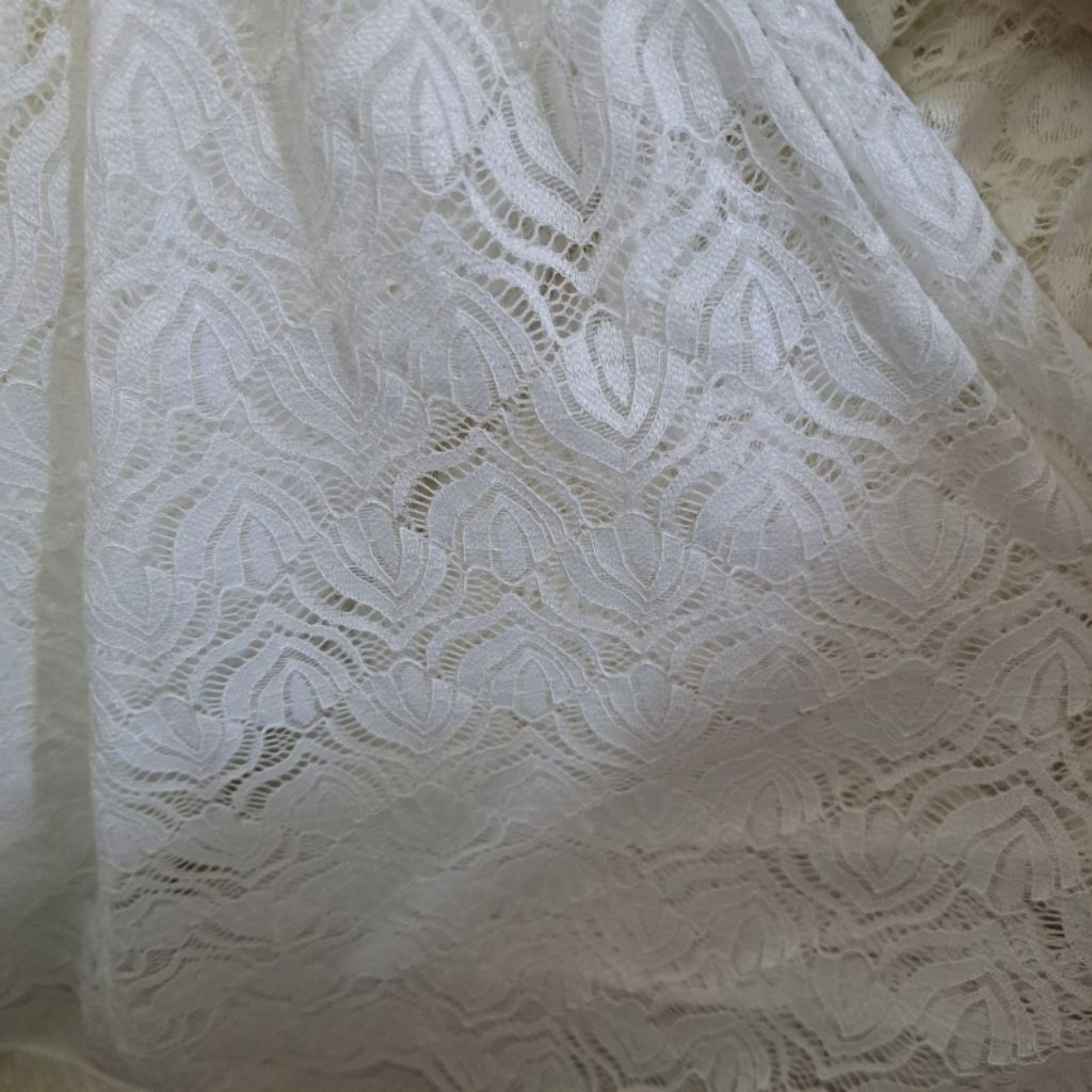 kain brokat katun - kain brokat katun premium - kain brokat katun semi Prada - kain katun brokat imp