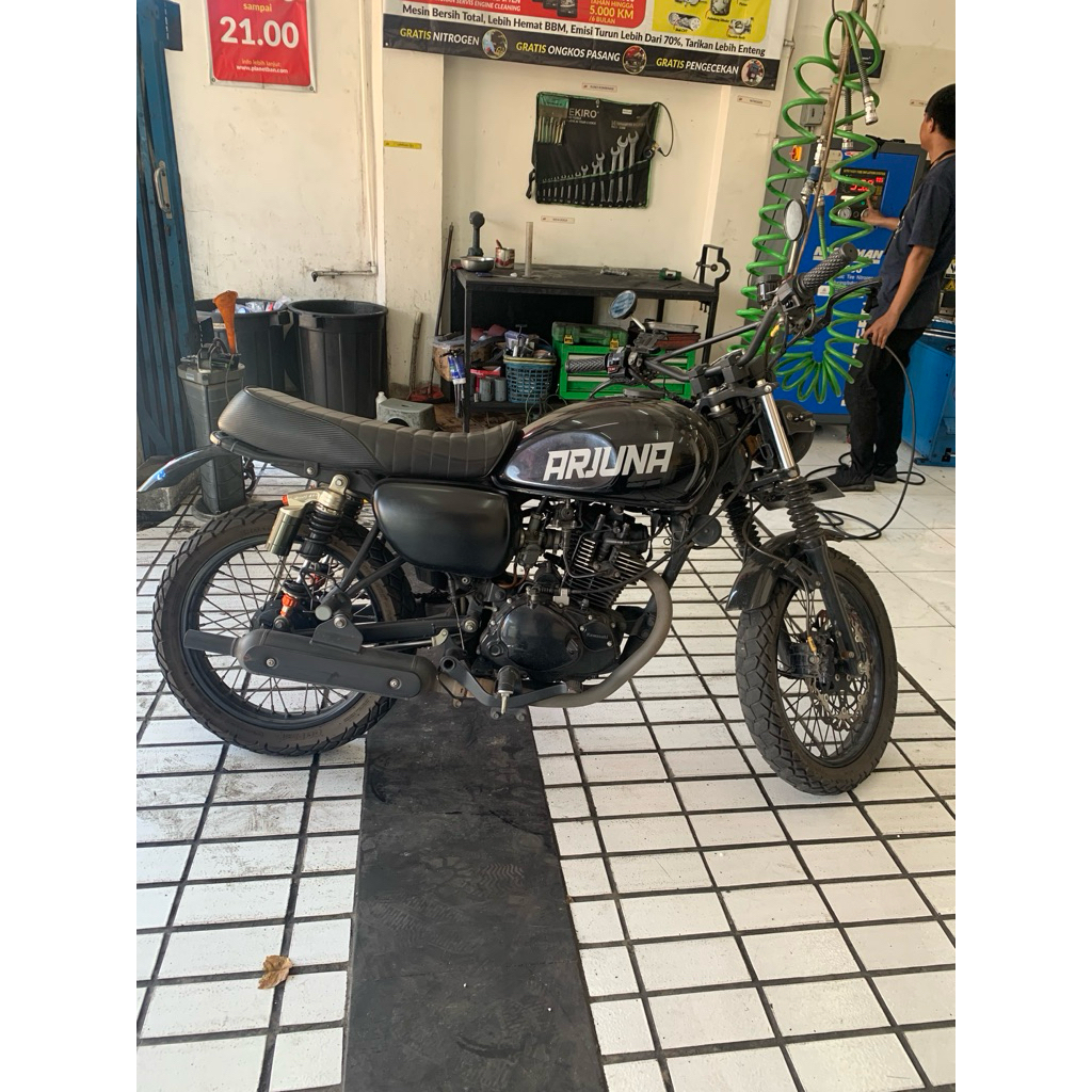 spakbor belakang w175