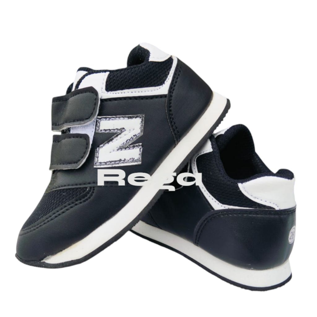 Cuci Gudang Sepatu Anak Laki Laki Dan Perempuan.