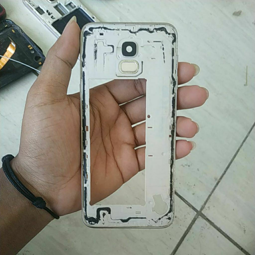 bazzel bekas Samsung j6 j600 tombol lengkap fisik sesuai gambar