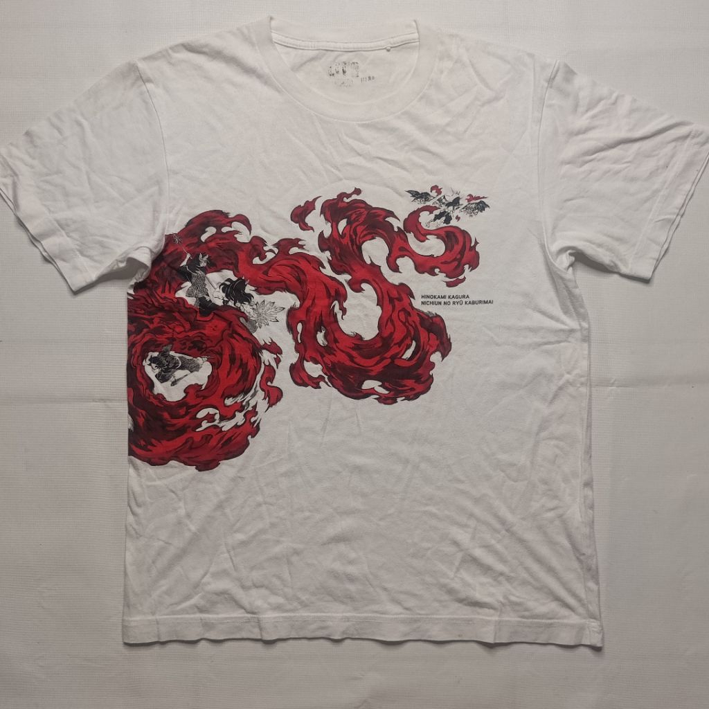 uniqlo kaos demon slayer