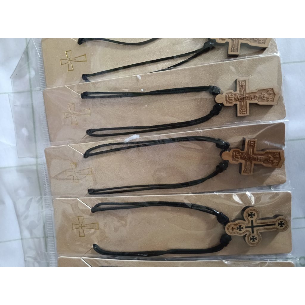 Kalung salib rohani cowok.