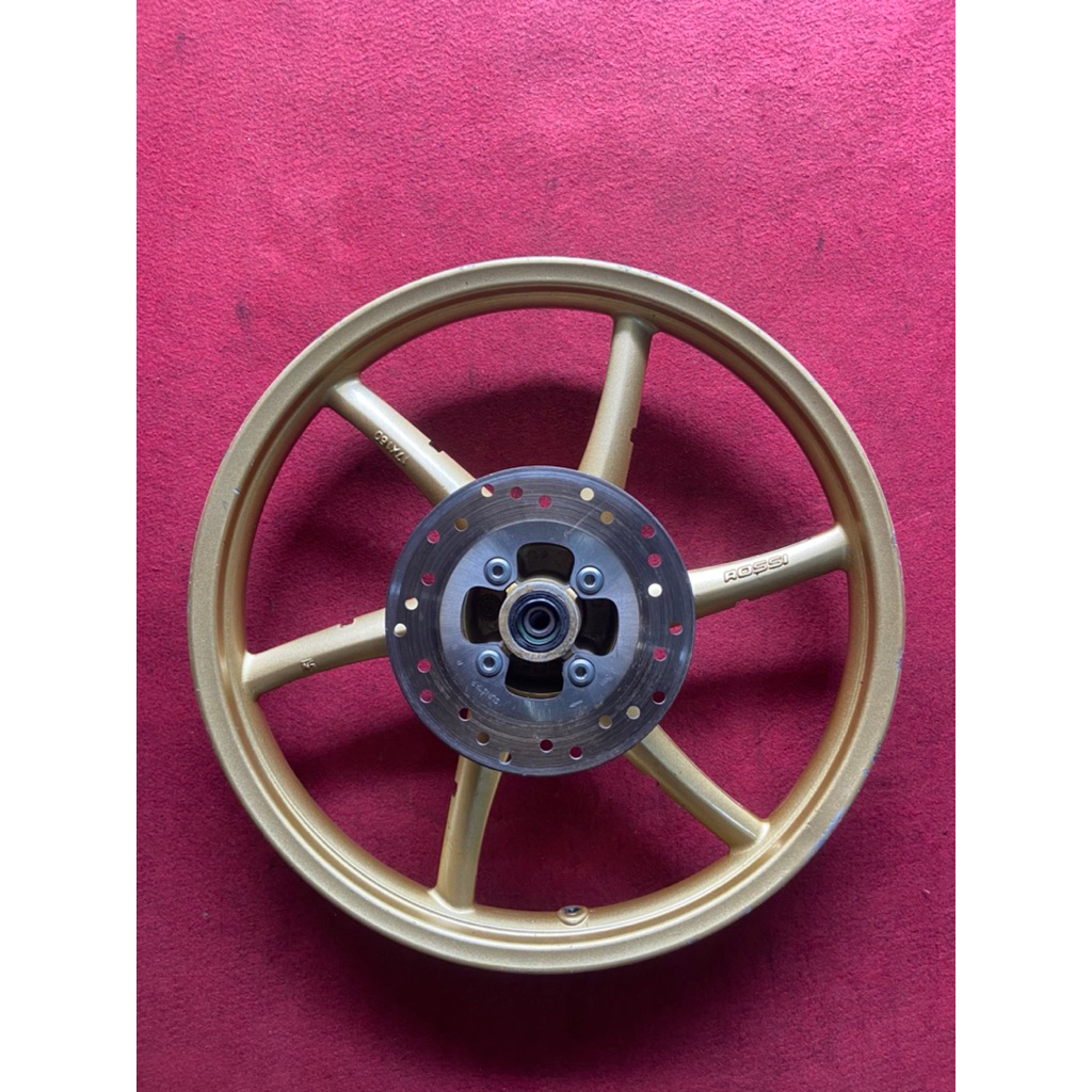 vleg belakang roda belakang plus cakram pelek Vrossi sanca sonic 150r palang 6(minus retak) second