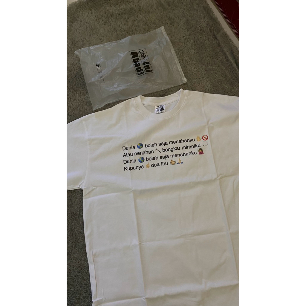 Official Merch perunggu “Tapi”