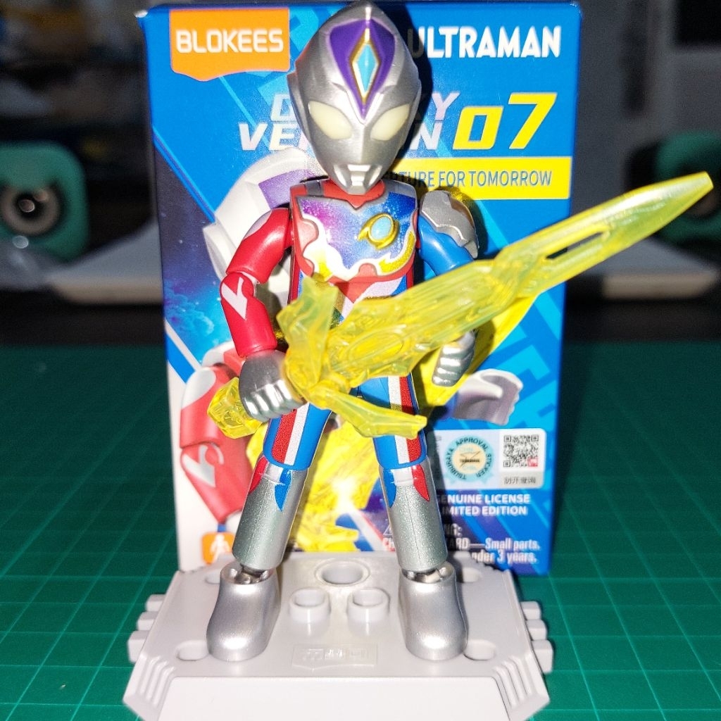 Blokees Ultraman Galaxy Version 07 "ULTRAMAN DECKER, TRIGGER DARK" (OFC & Rakit)