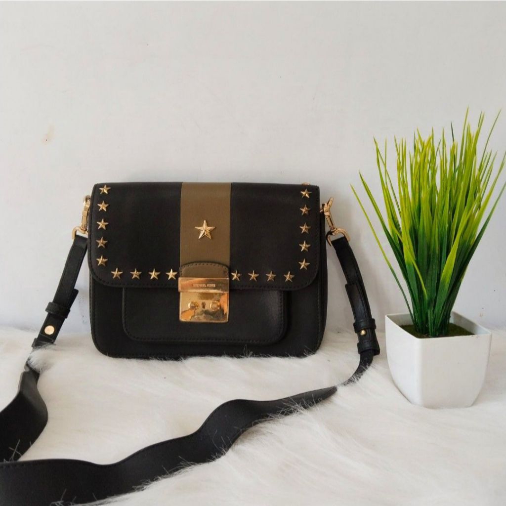 Preloved Tas sling wanita Michael Kors