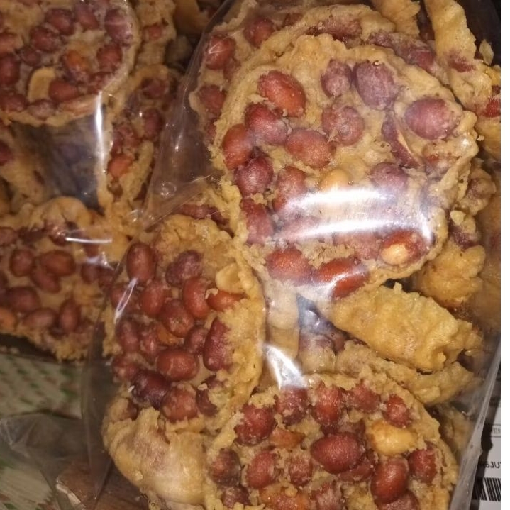Rempeyek kacang tanah/ rempeyek bulat 1/2 kg