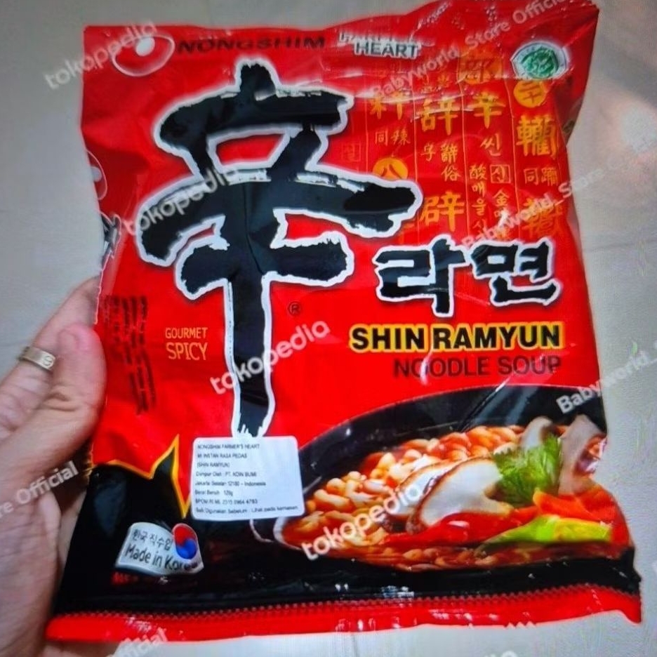 Nongshim Shin Ramyun Spicy Mushroom noodle soup mie instant IMPORT 120gr