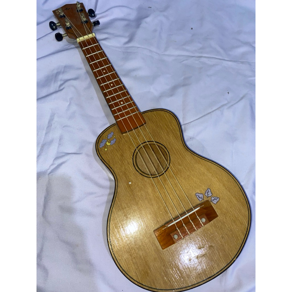 Ukulele second senar 4