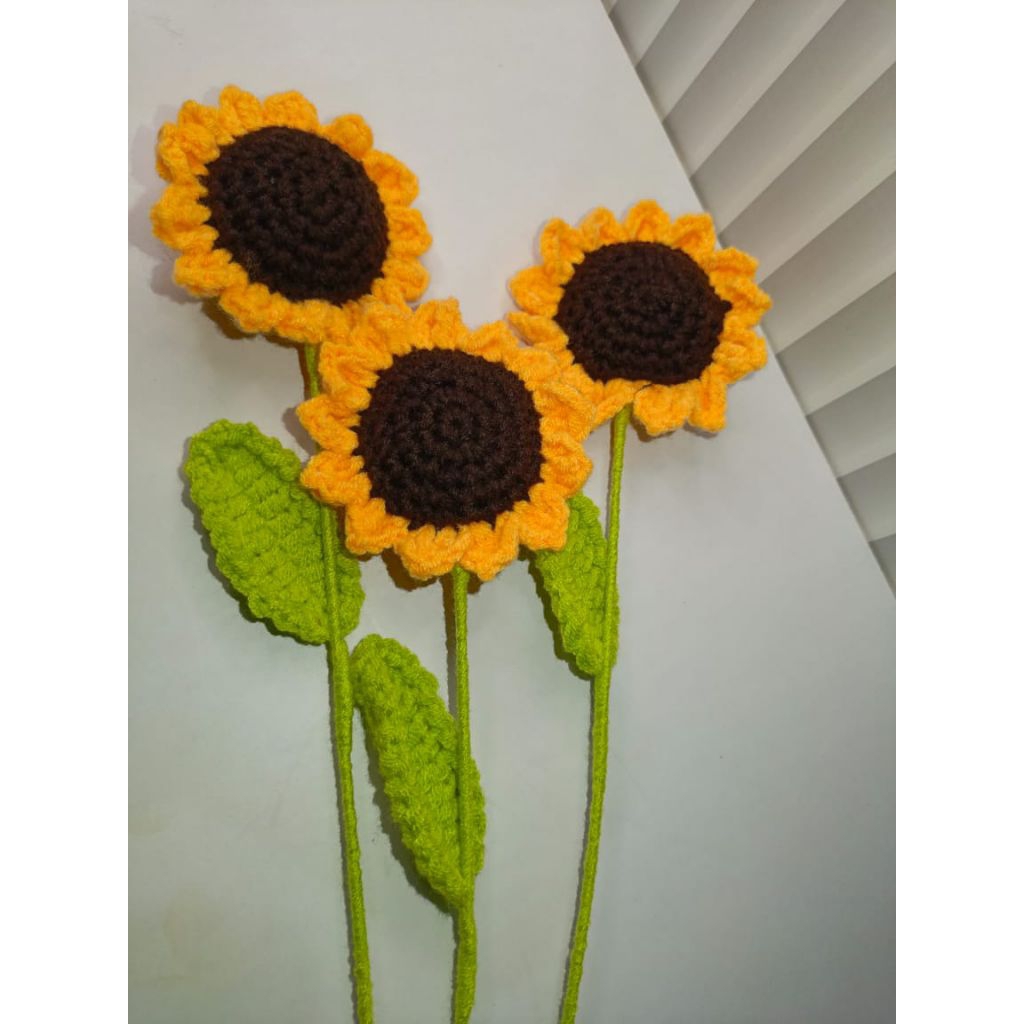 Bunga Tangkai Matahari Rajut 1 pcs
