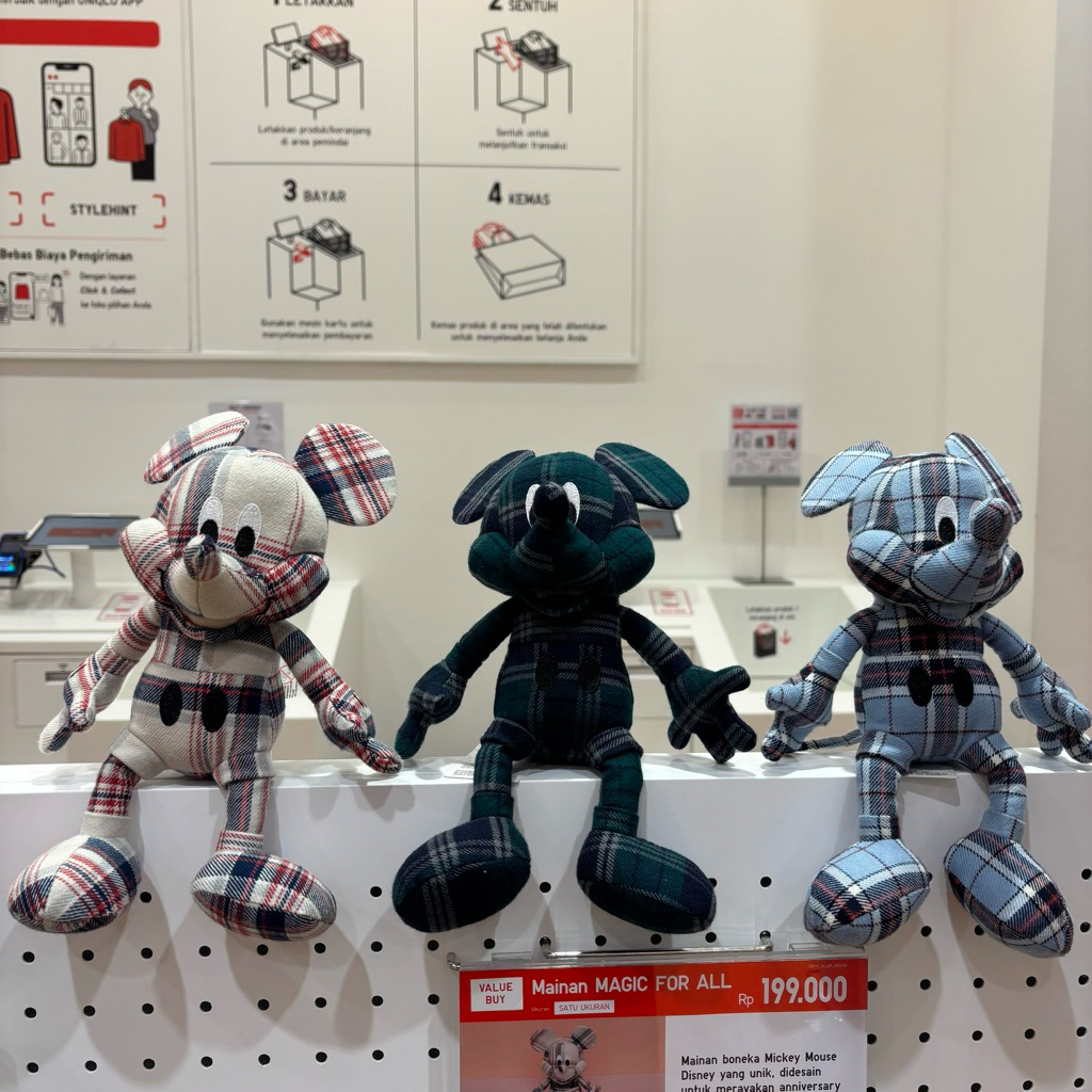boneka mickey mainan magic for all uniqlo