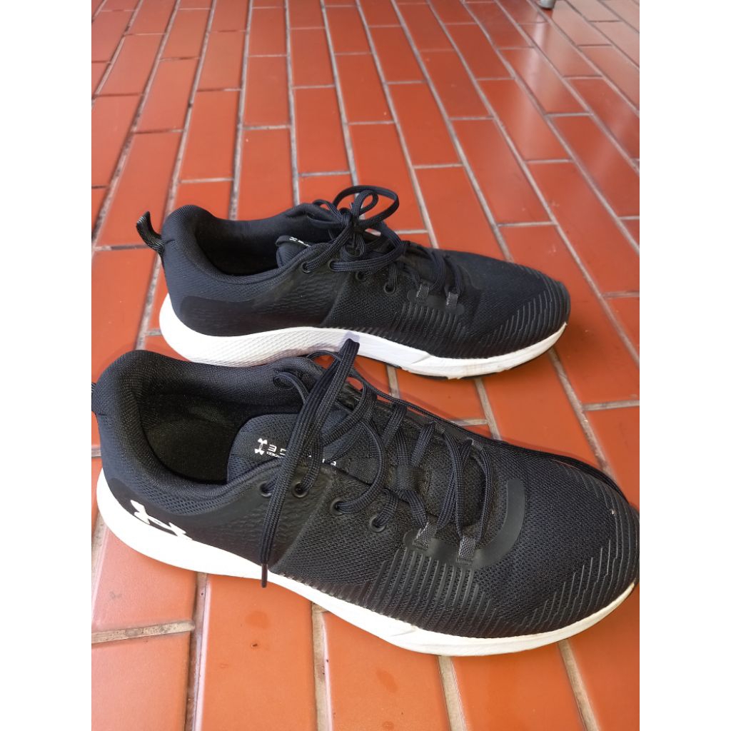 Preloved Under Armour charged engage