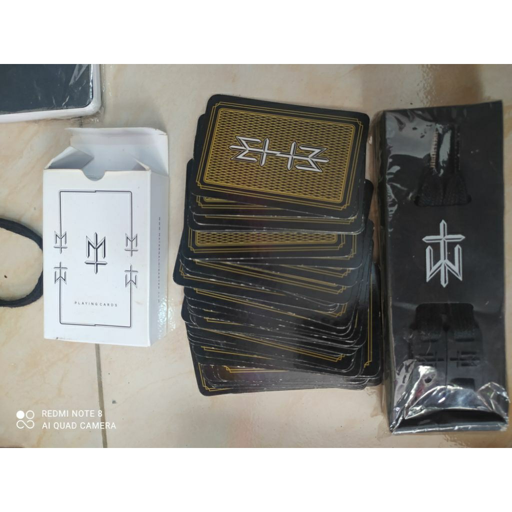 kartu remi maternal (tali sepatu maternal)