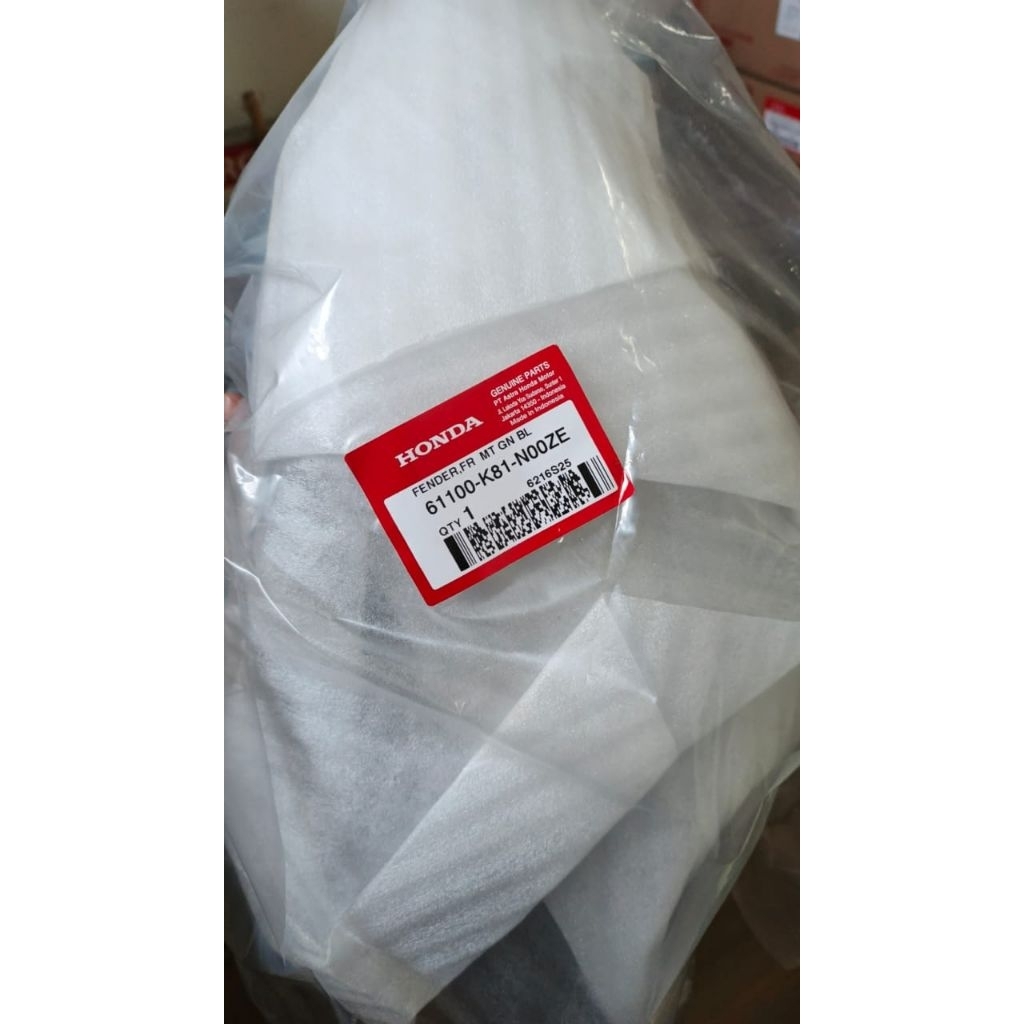 Spakbor Depan Hitam Doff Honda Beat eSP K81 – 61100K81N00ZE (Original AHM)