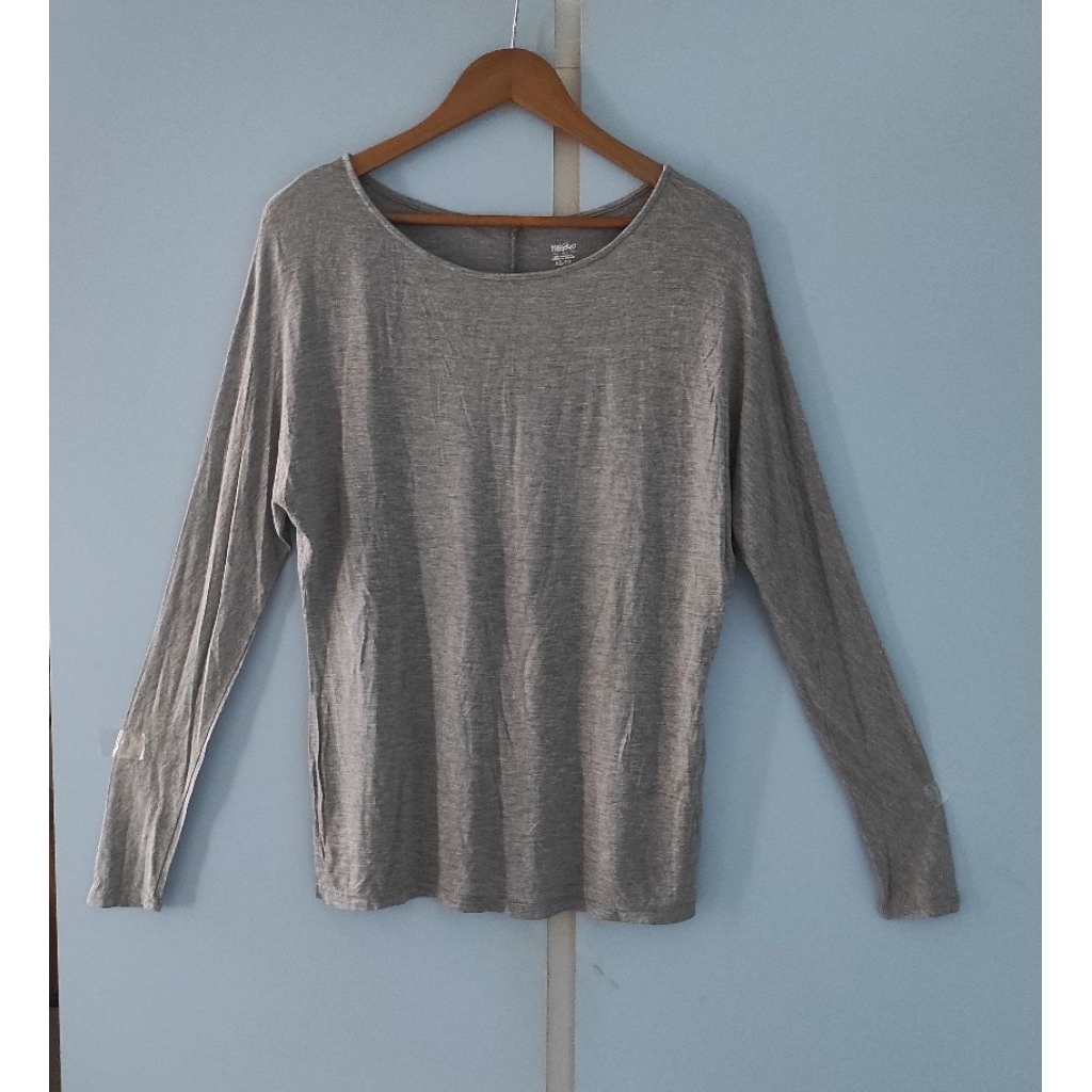 Preloved kaos lengan panjang wanita Mossimo