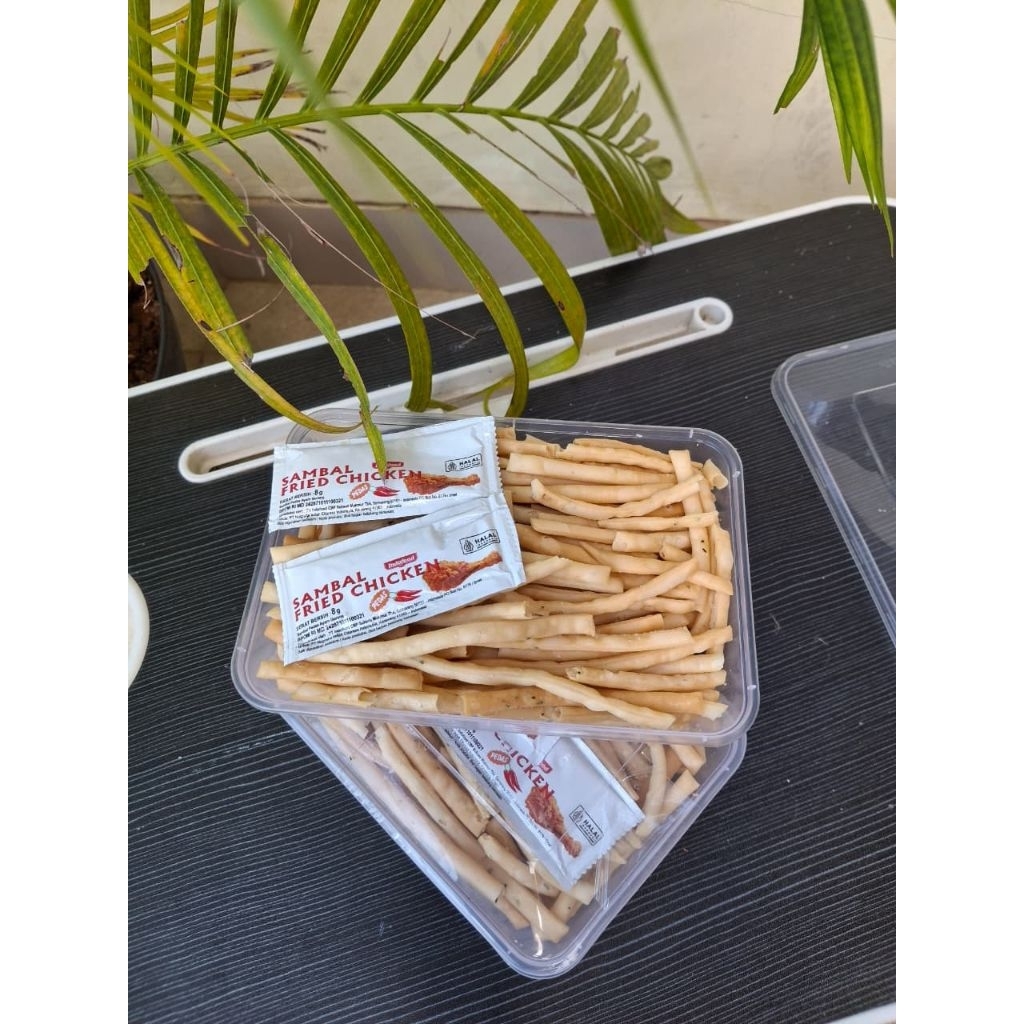 

Stik Bawang Original – Camilan Renyah Gurih Kemasan Praktis