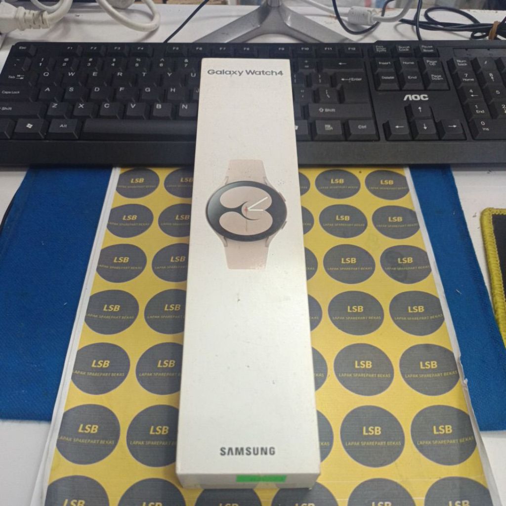 DUS BOX KARDUS JAM SAMSUNG WATCH4 PINK ORIGINAL BEKAS