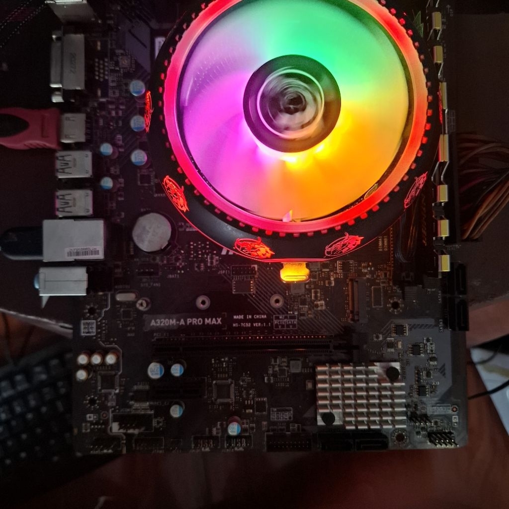 Paketan Athlon 3000ge.mobo msi a320.ram 8 gb ddr 4