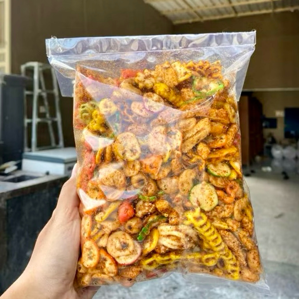 

Trending No 1. SEBLAK KERING CAMPUR PEDAS DAUN JERUK CAMILAN VIRAL TERMURAH 250GR