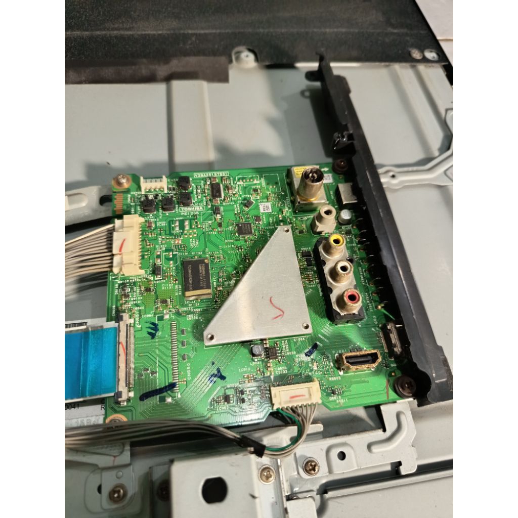 mainboarad tv Toshiba 40l2550vj dari panel pecah digital tv
