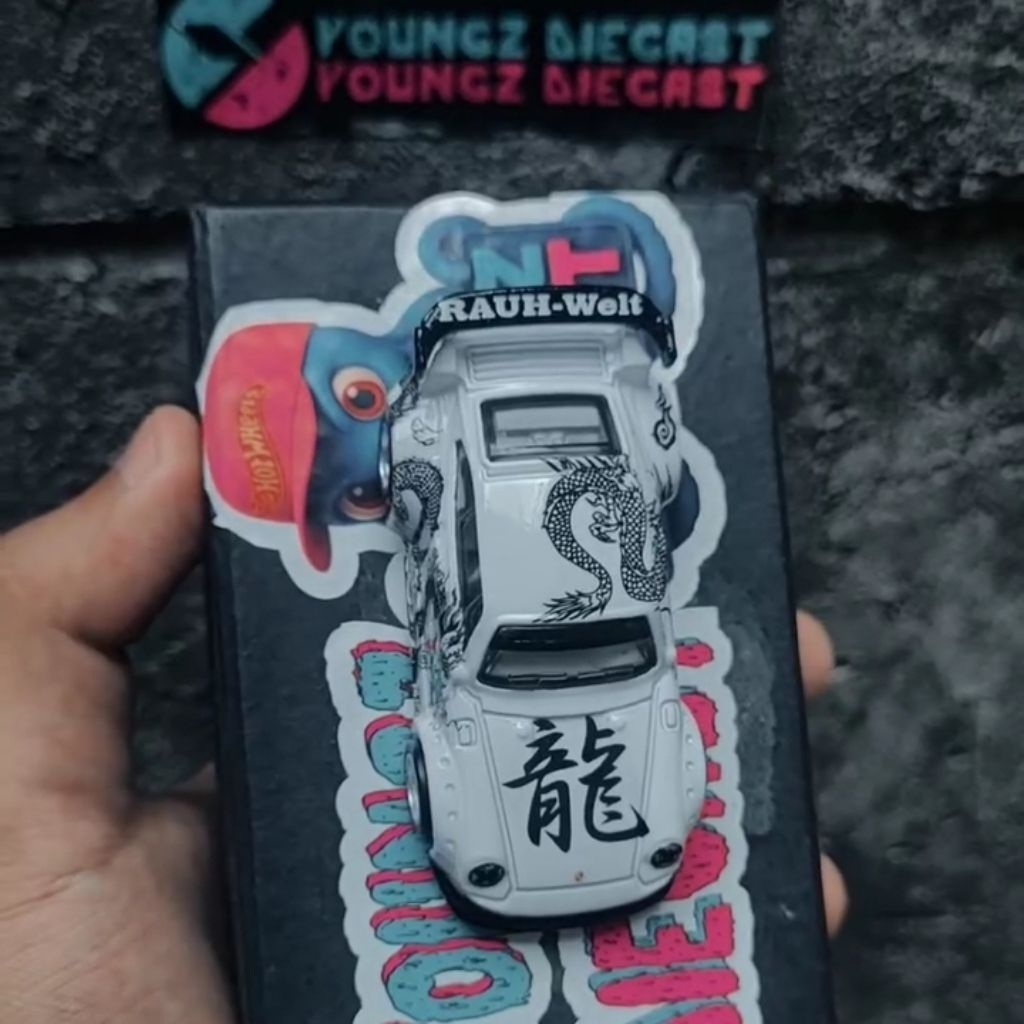 Custom Porsche  RWB White Dragon