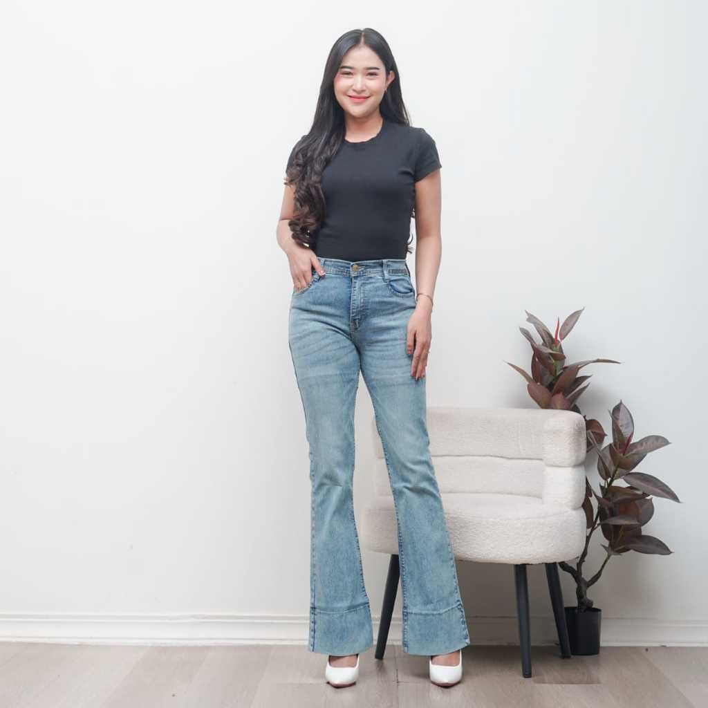 JEANZIE – Celana Jeans Cutbray Wanita Highwaist Snow Blue Whisker Stretch Premium