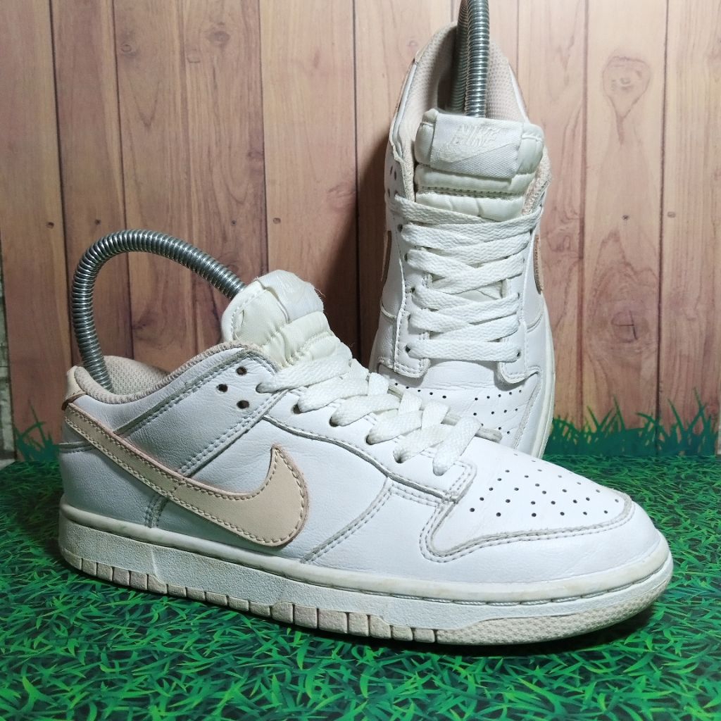 Sb dunk low Pearl white