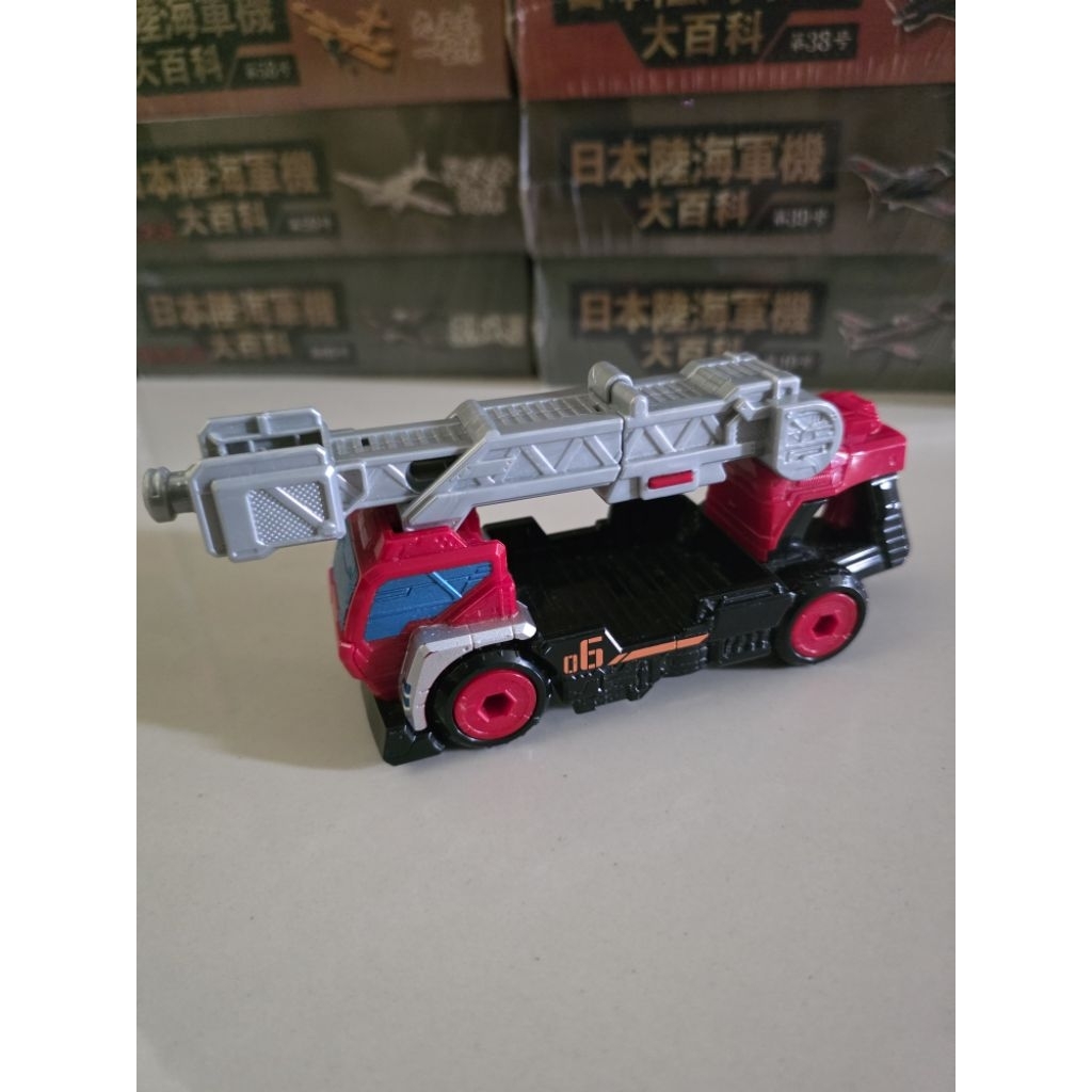 dx patranger vs lupinranger trigger machine splash bandai