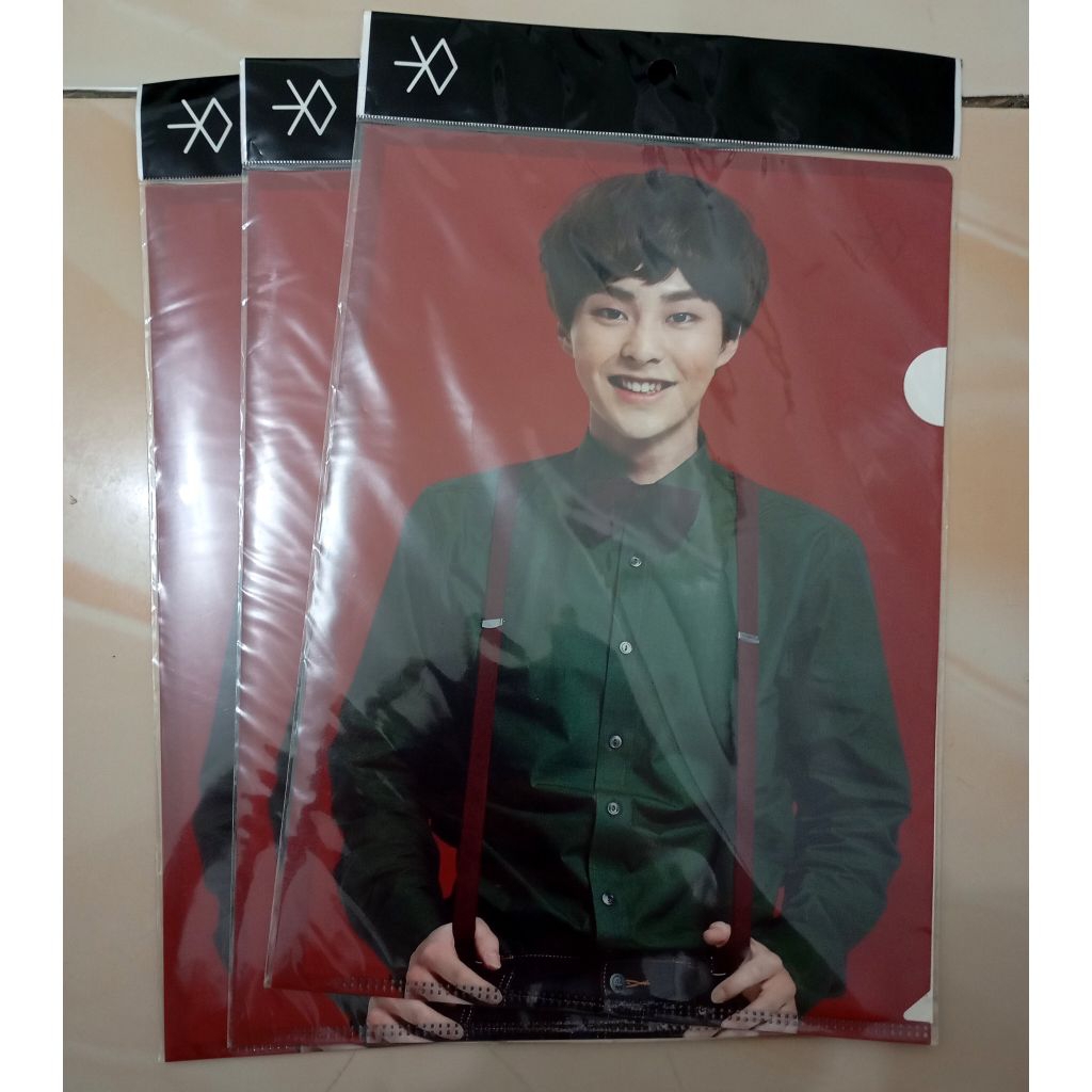 EXO XIUMIN MIRACLES IN DECEMBER (MID) L-HOLDER
