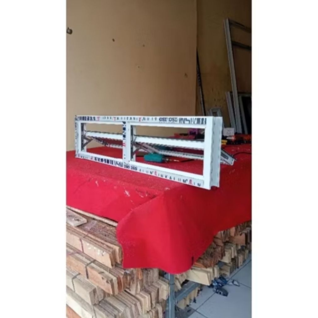 Jendela aluminium Jungkit +Kaca 5mm