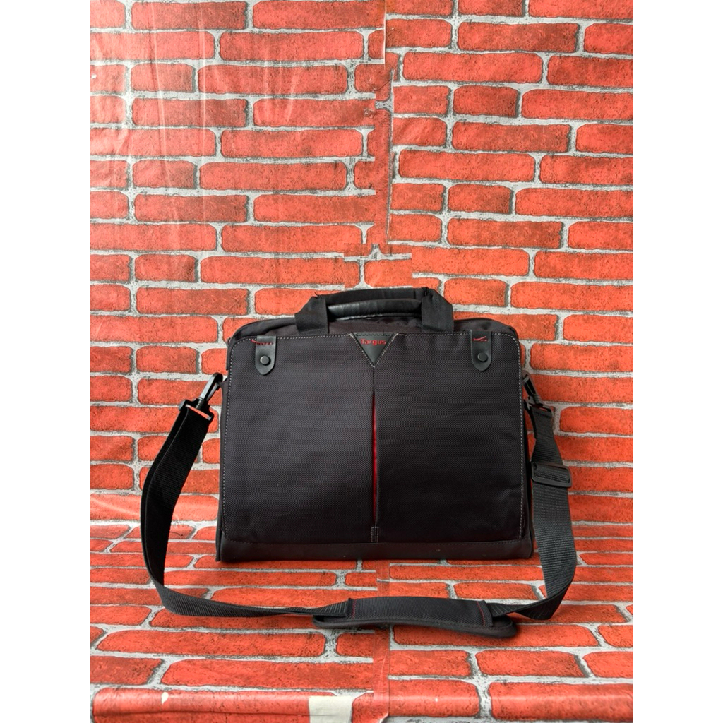 TAS SELEMPANG PRIA TARGUS SECOND BRANDED HITAM / TAS SLING KANTOR PRIA TARGUS SECOND BRANDED