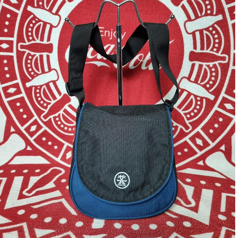 Crumpler Aggot Sling bag / tas selempang